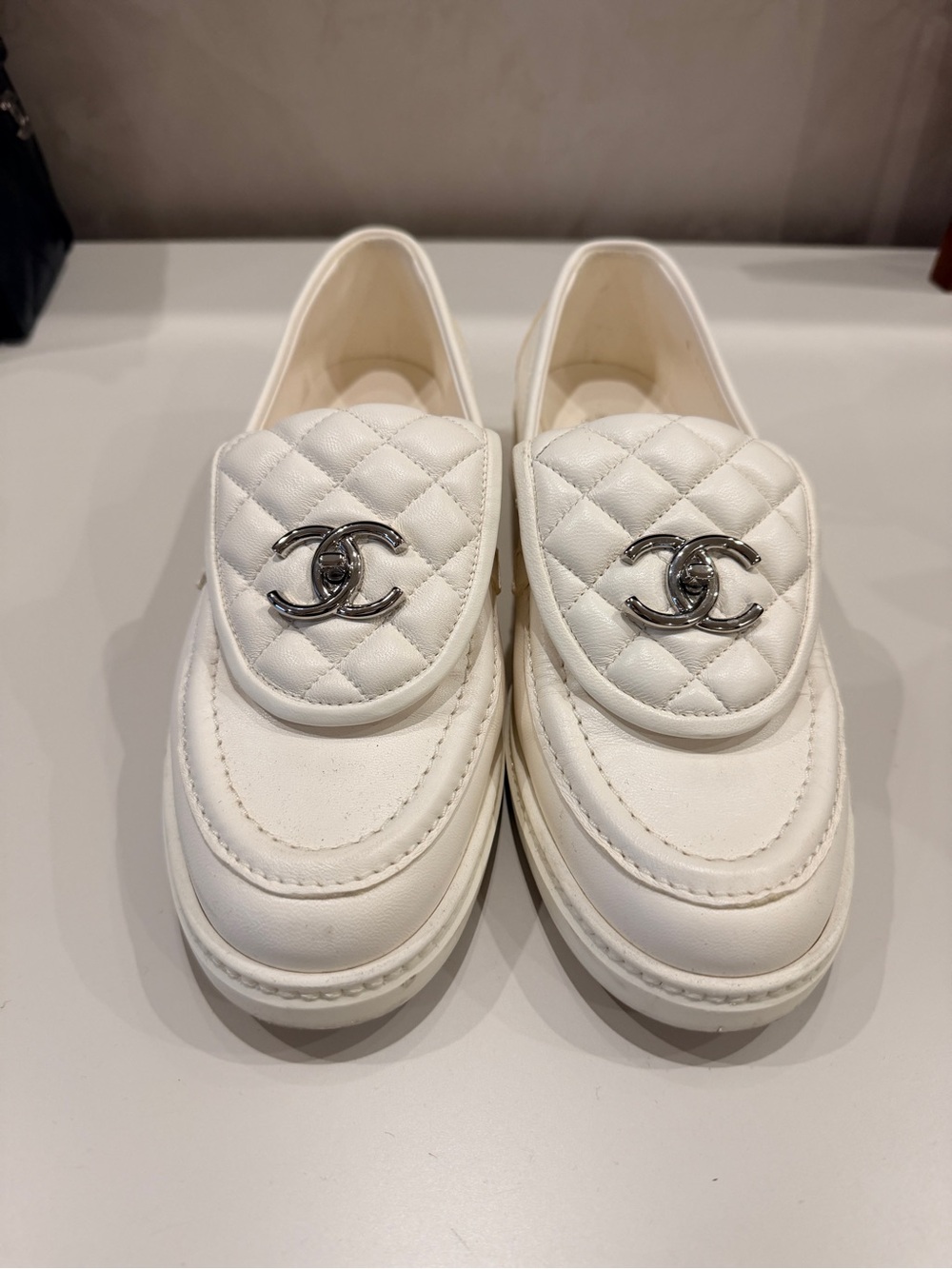 CHANEL White turnlock Leather Loafers 38